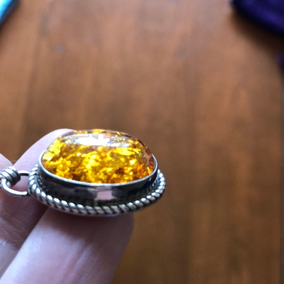 Genuine Amber and sterling silver pendant w/chain. - Picture 4 of 5